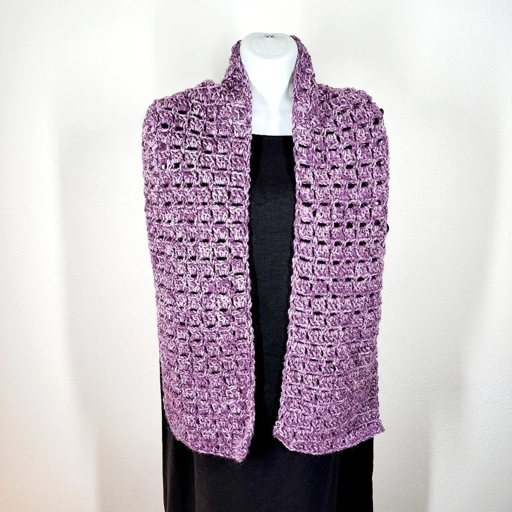 HAND KNITTED SCARF